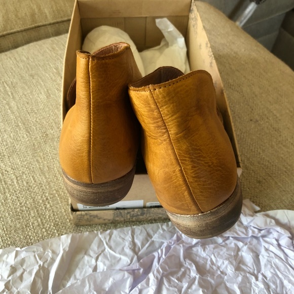 COPY - Like new Free People leather Royale Flats canary - Picture 5 of 8